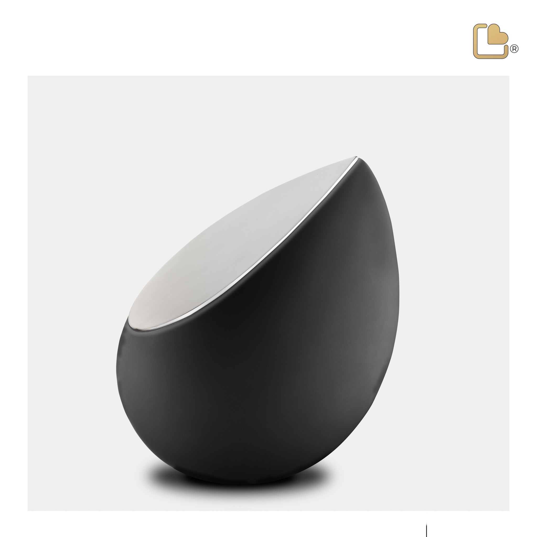 Drop Black (Medium)