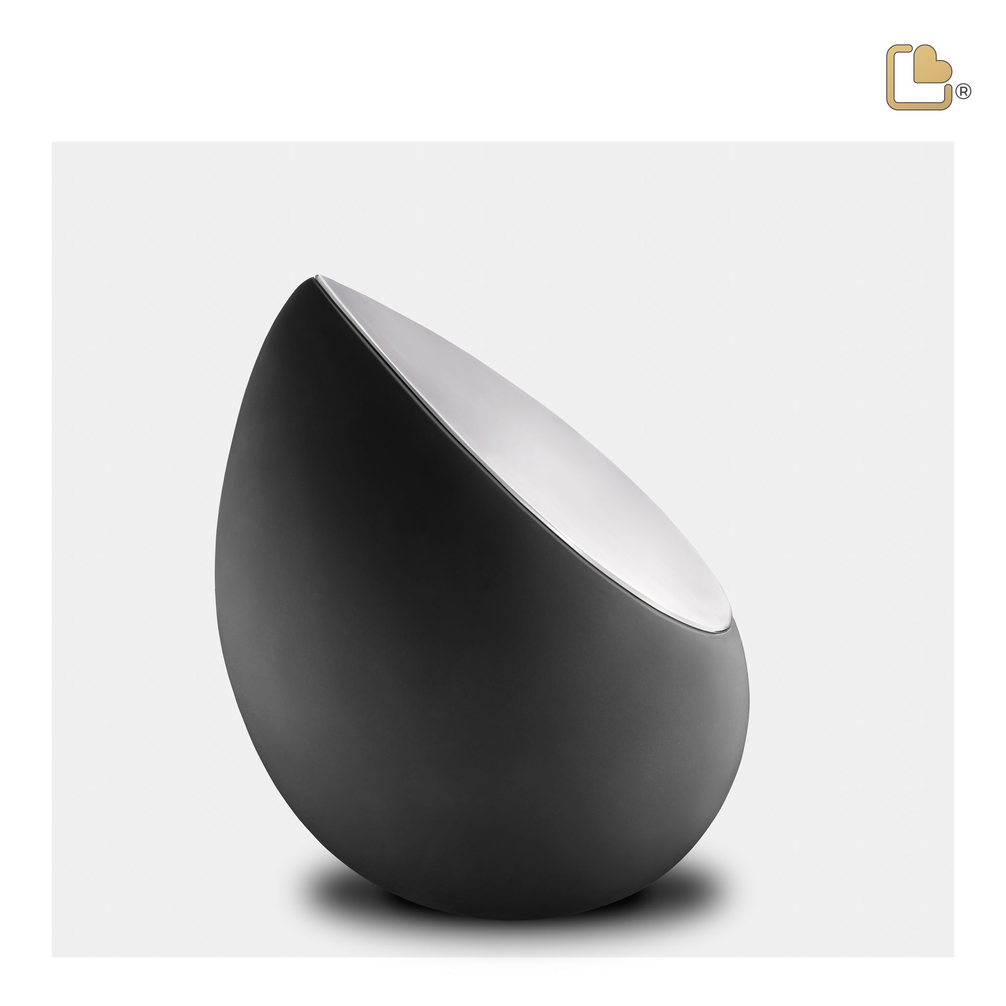 Drop Black (Medium)
