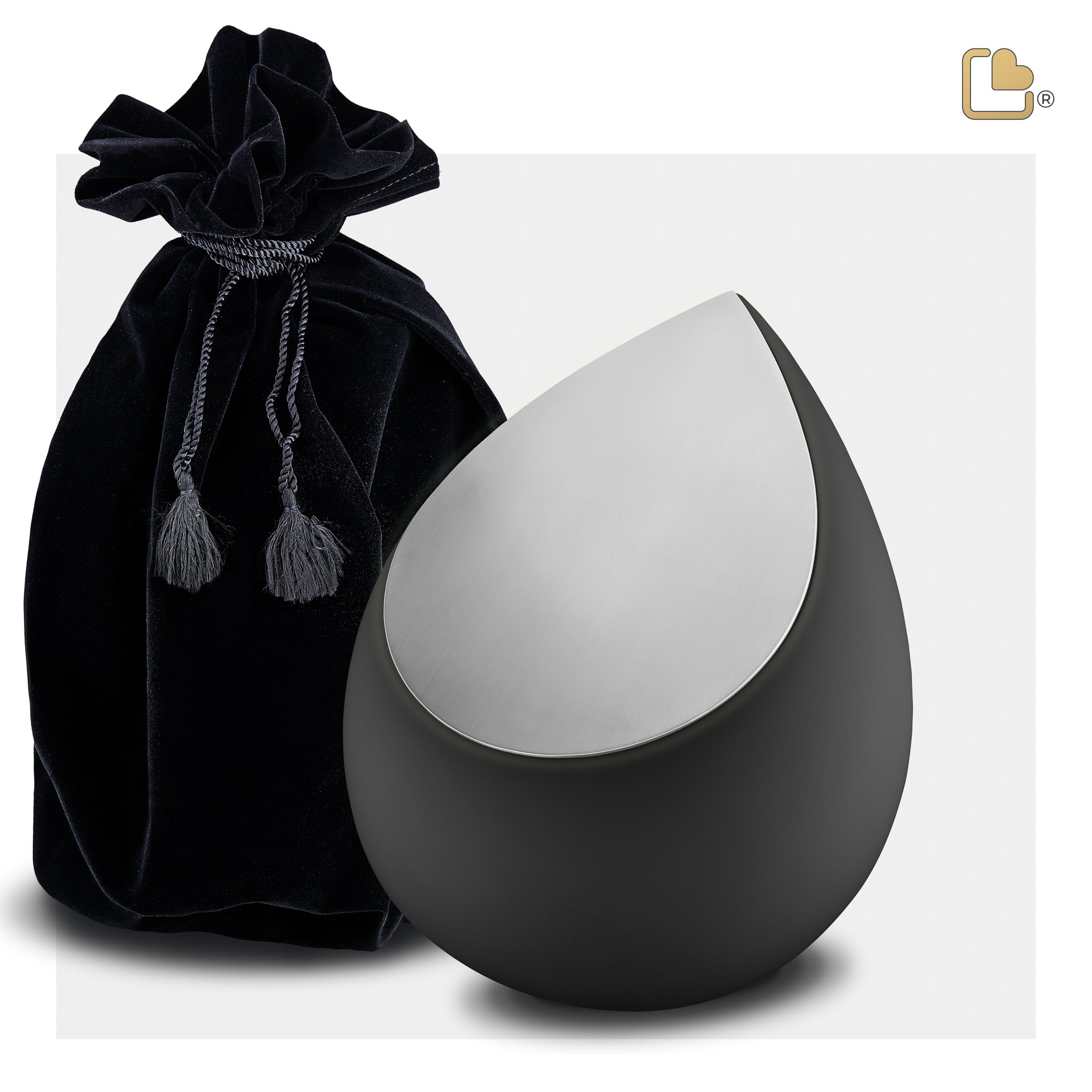 Drop Black (Medium)